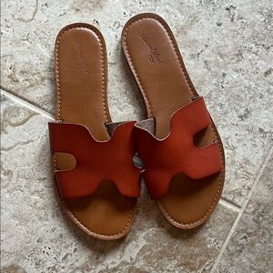 Universal Thread Tan and Brown Slide Sandals